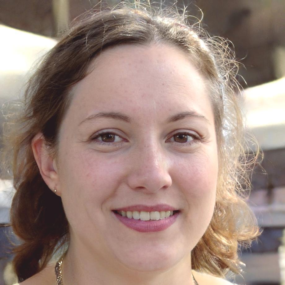 Portrait de Clara Fontaine, conseillère en finances personnelles